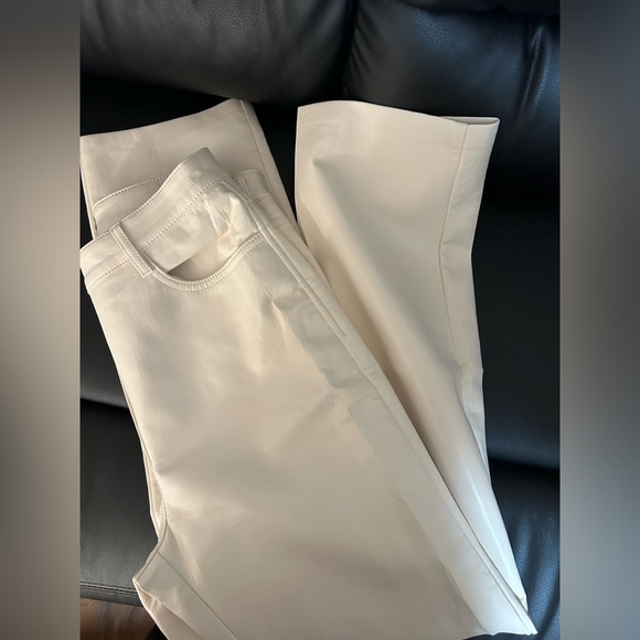 ARITZIA Wilfred High Rise Vegan Leather Pants Size 6 White - Picture 7 of 8